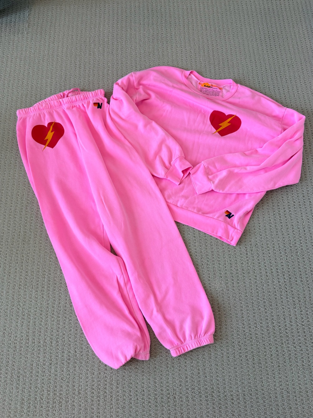 Aviator Nation Hot Pink Bolt Heart Valentine’s Day Set - Picture 3 of 11